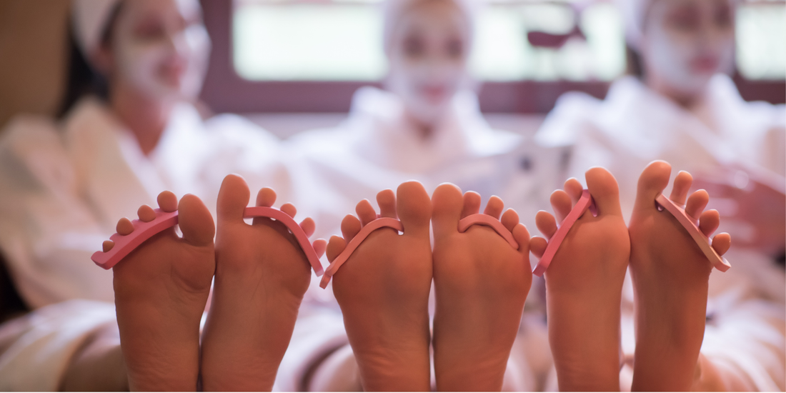 How to look after your feet: A Guide for Girls, Teens, and Parents